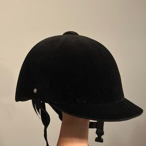 Horseback riding helmet